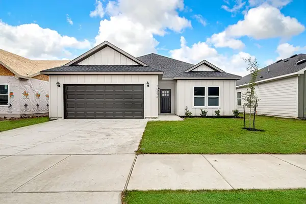 10516 Ruffin Drive, Fort Worth, TX 76131