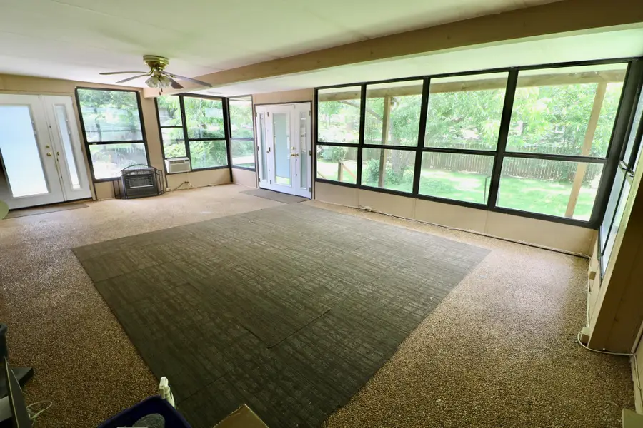 270 Se 26th St, Paris, TX 75460 - #2