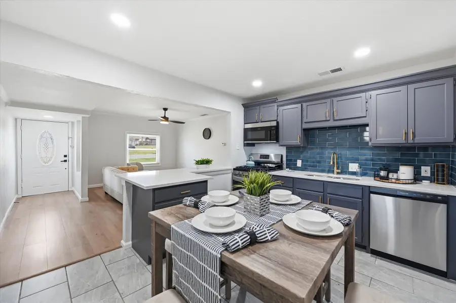 330 W Vinyard Road, Duncanville, TX 75137 - #2