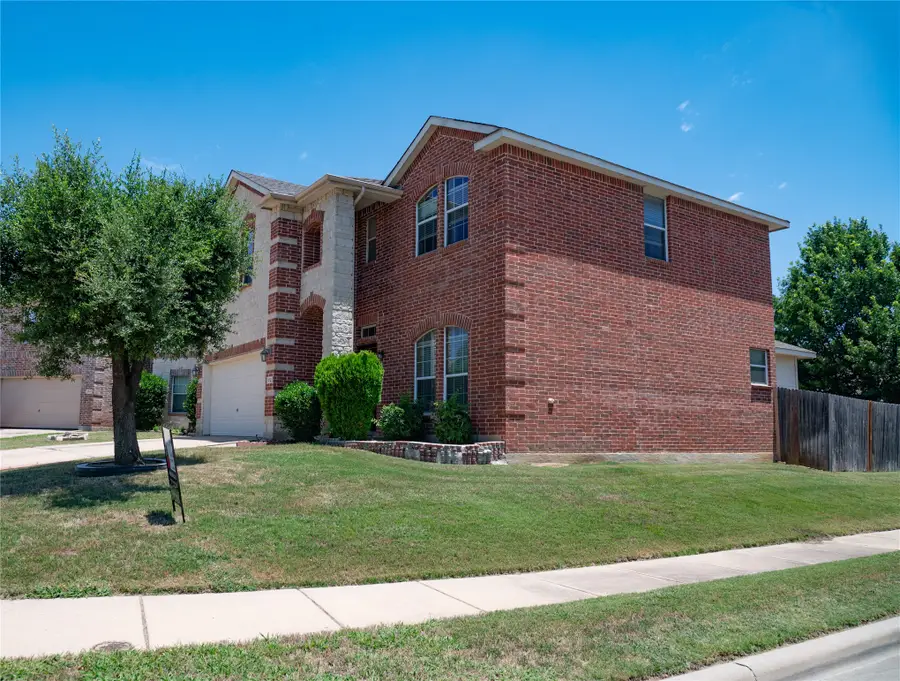 1721 Grassy View Drive, Fort Worth, TX 76177 - #2