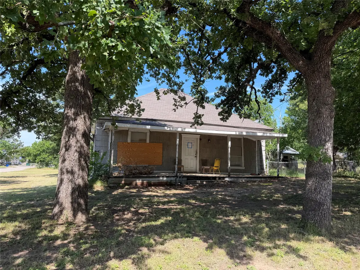 1201 N Elm Street, Weatherford, TX 76086 - #1