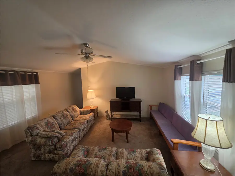 237 High Bluff Drive, Bridgeport, TX 76426 - #2