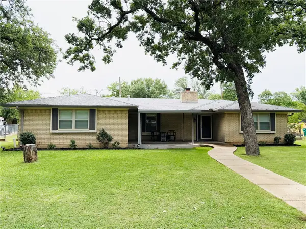 506 Oakwood Drive, Eastland, TX 76448
