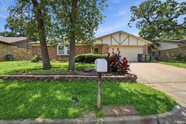 3708 Bordeaux Court, Arlington, TX 76016