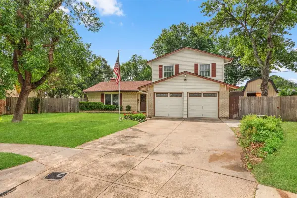 1904 Meadow Glen, Irving, TX 75060