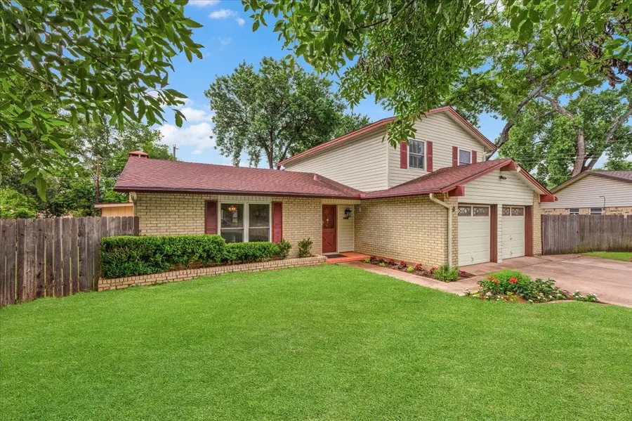 1904 Meadow Glen, Irving, TX 75060 - #3