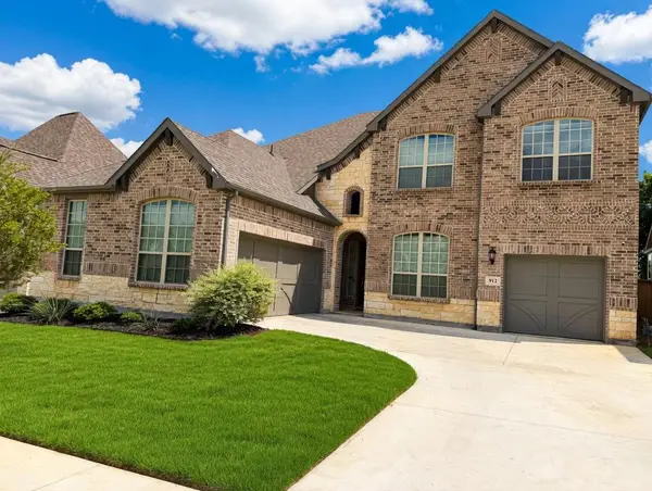 912 Fallbrook Avenue, Corinth, TX 76210