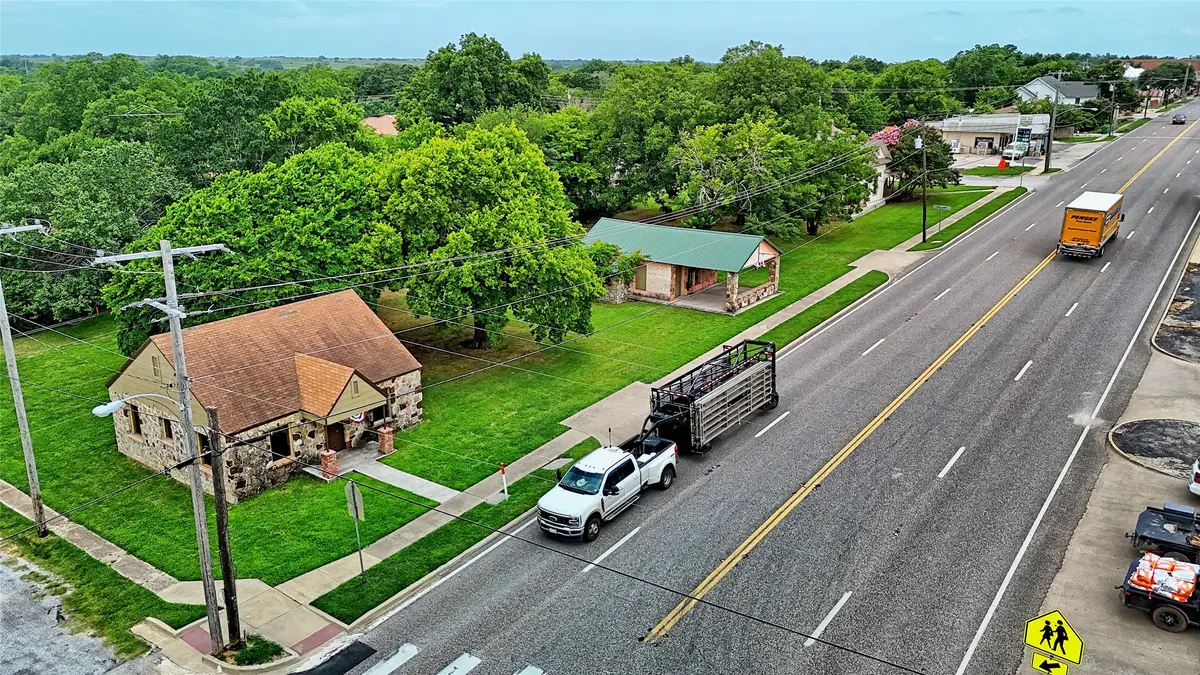 400 S Broad Street, Saint Jo, TX 76265 - #1