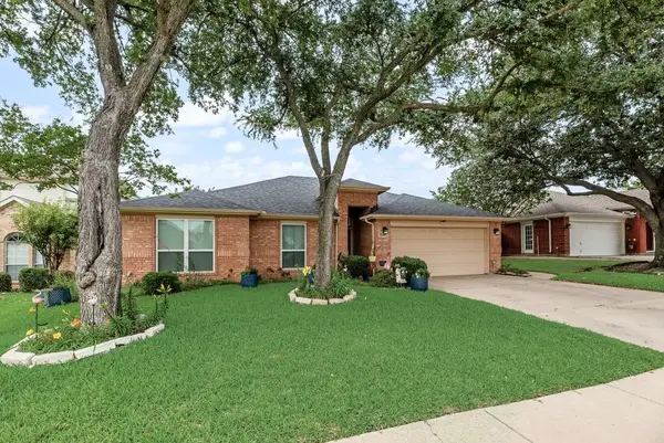 808 Chancellorsville Parkway, Grand Prairie, TX 75052