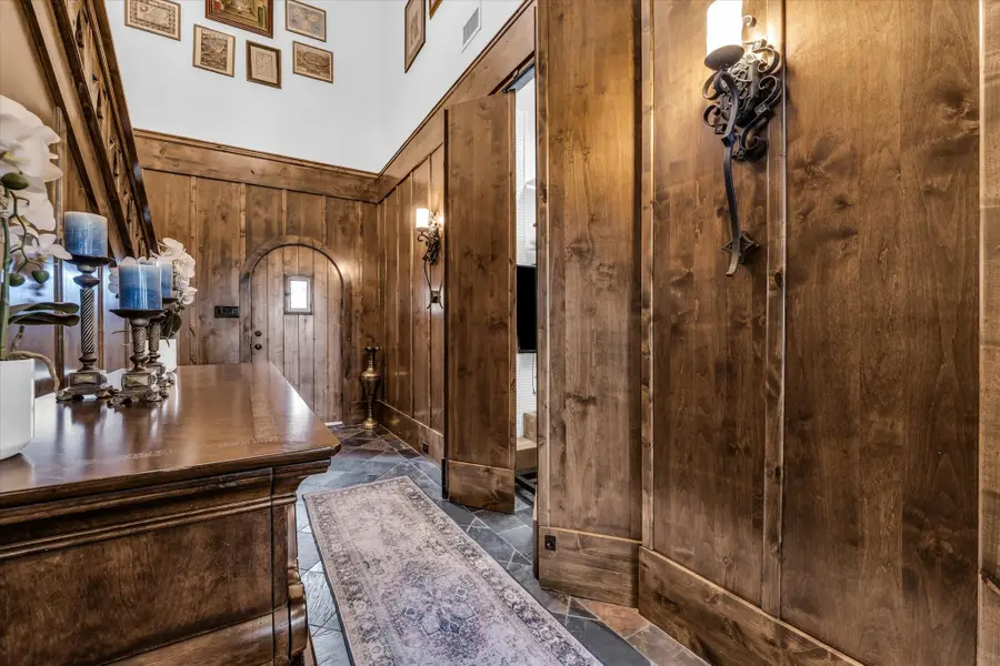 404 Charleston Park Drive, Woodway, TX 76712 - #2