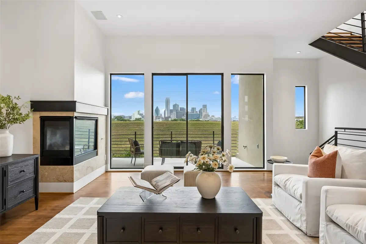 433 Trinity River Circle, Dallas, TX 75203 - #1