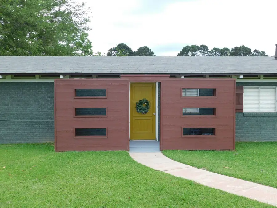 300 S Main Street, Springhill, LA 71075 - #3