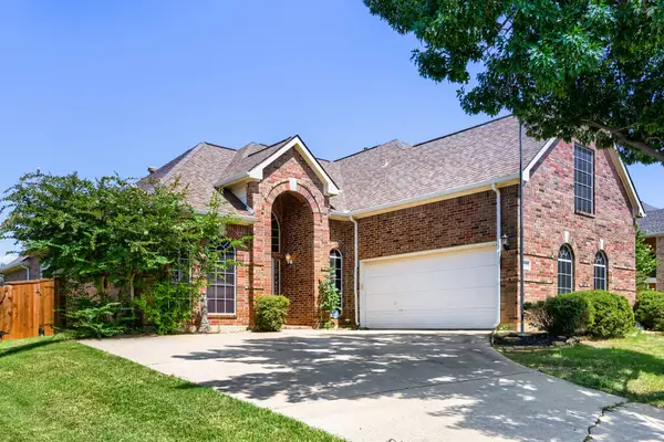 2066 Fair Oaks Circle, Corinth, TX 76210