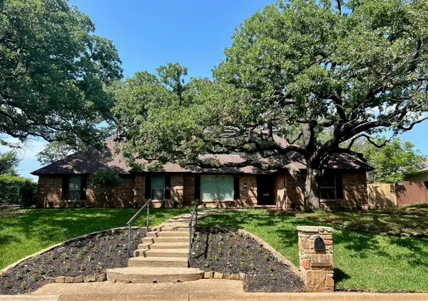 3609 Country Club Road, Arlington, TX 76013