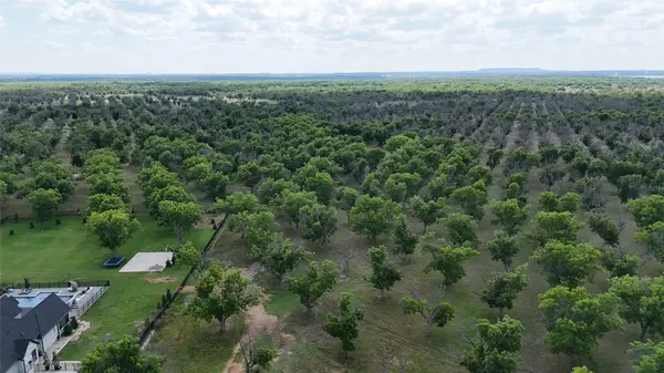 8317 W Landings Road, Granbury, TX 76049