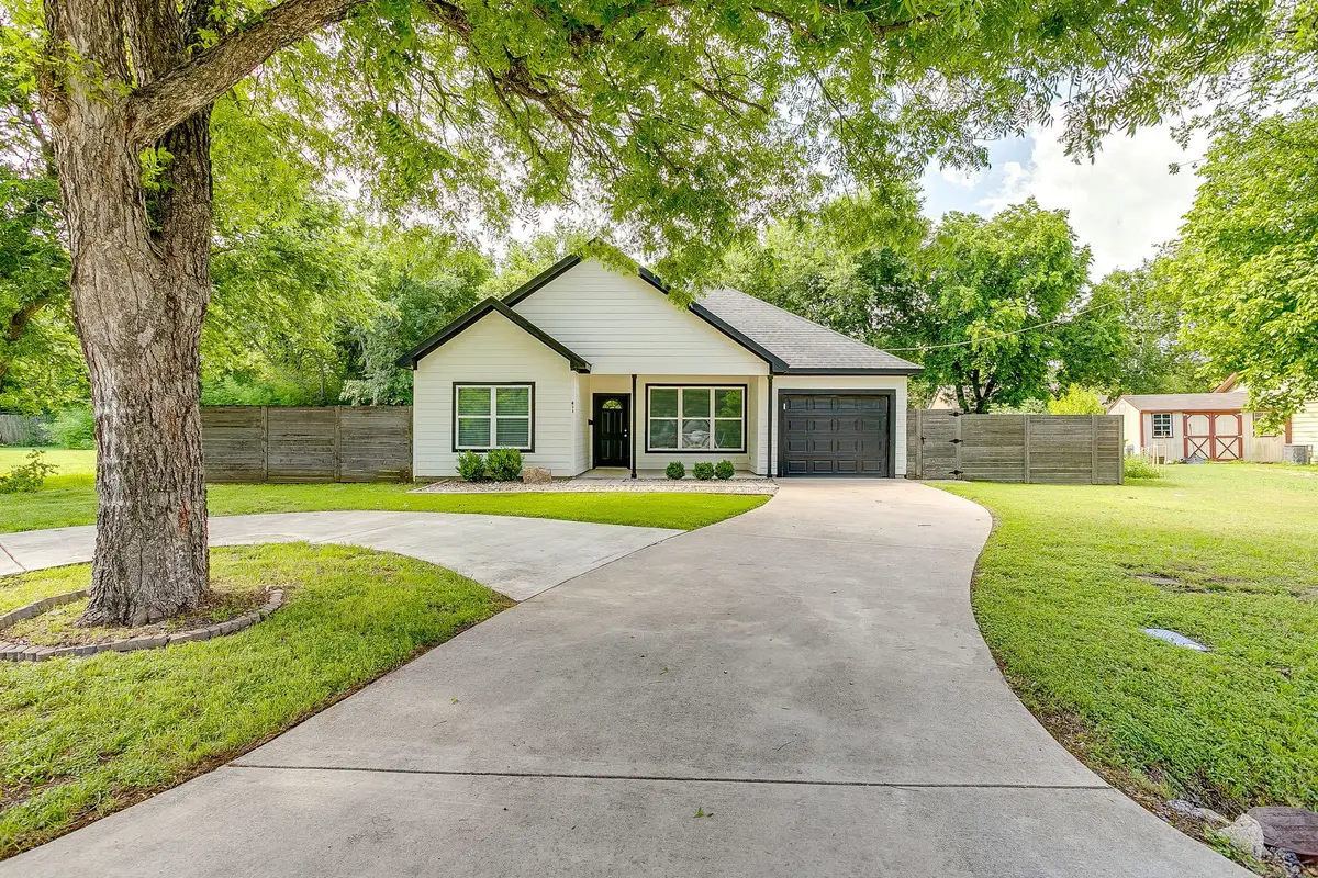 411 W Gould Street, Hillsboro, TX 76645 - #1