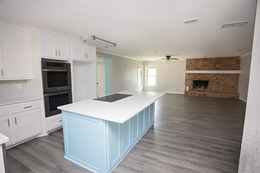 417 Summitt Avenue, Graham, TX 76450 - #3