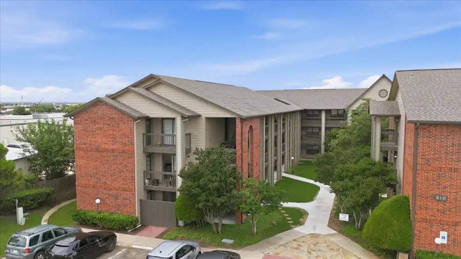 218 N Texas Boulevard #109, Denton, TX 76201 - #3
