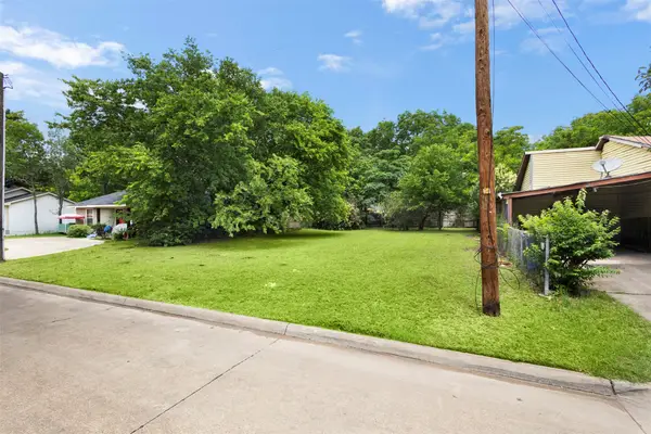 205 Thompson Street, Waxahachie, TX 75165