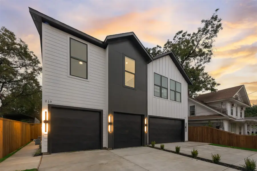217 W Yarmouth Street, Dallas, TX 75208 - #2