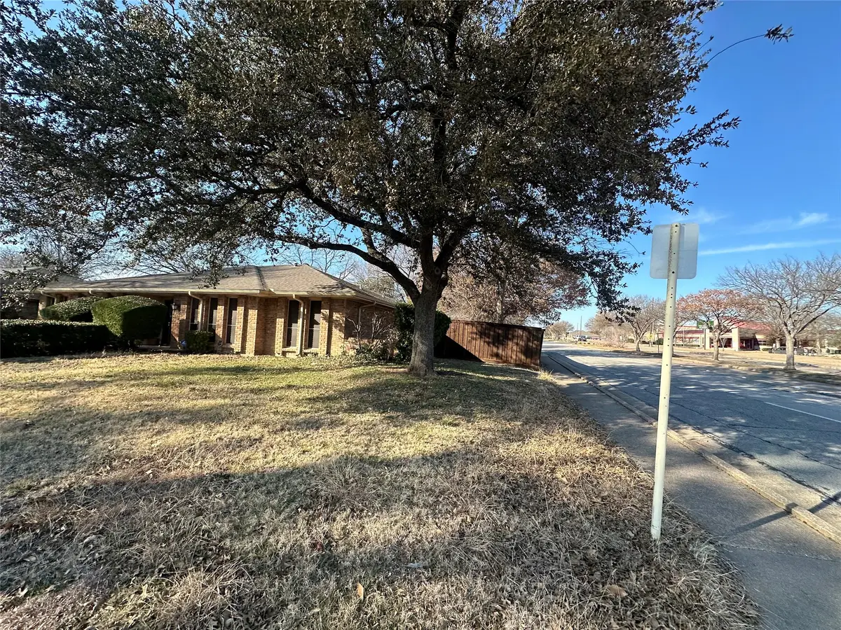 1053 Cloverdale Lane, Desoto, TX 75115 - #1