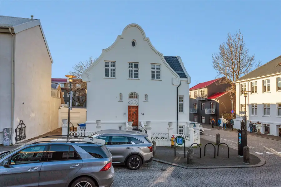 30 Skolavordustigur, Grant, OS 00101 - #2