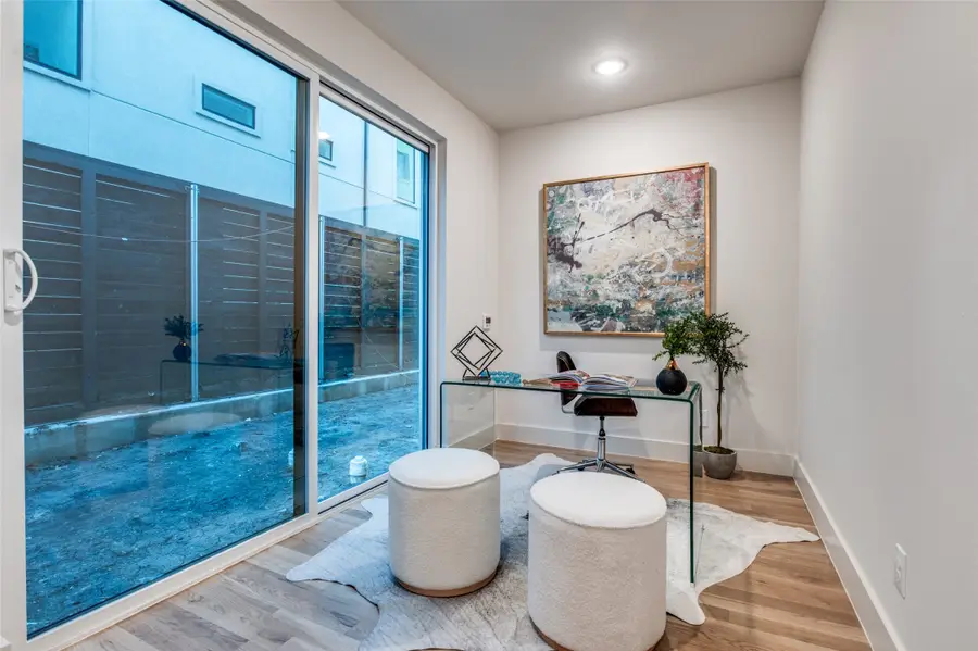2900 Hawthorne Avenue #102, Dallas, TX 75219 - #3