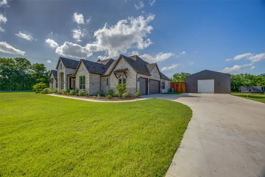 1800 Limestone Lane, Van Alstyne, TX 75495 - #2