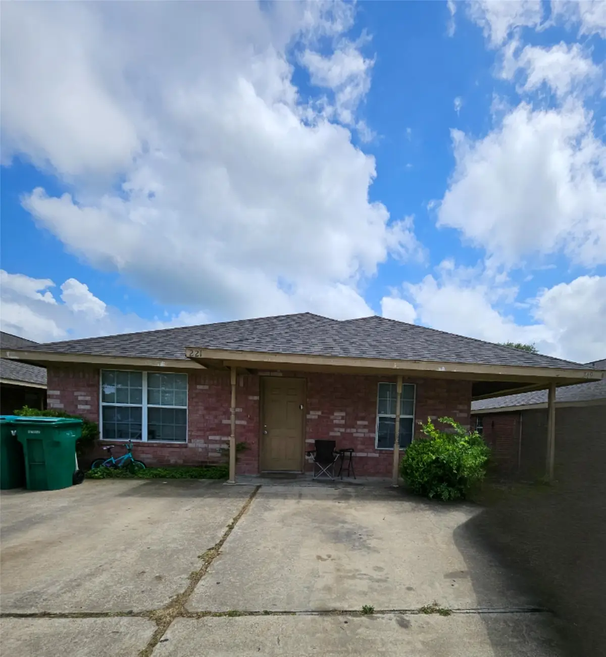 219-221 E Craven Avenue, Lacy Lakeview, TX 76705 - #1