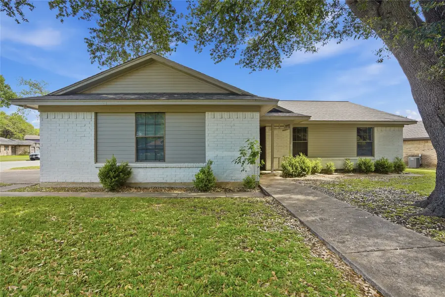 1701 Tobie Layne Street, Benbrook, TX 76126 - #2