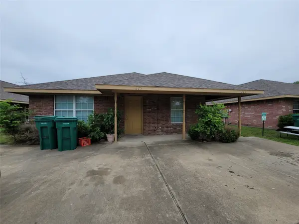 223-225 E Craven Avenue, Lacy Lakeview, TX 76705
