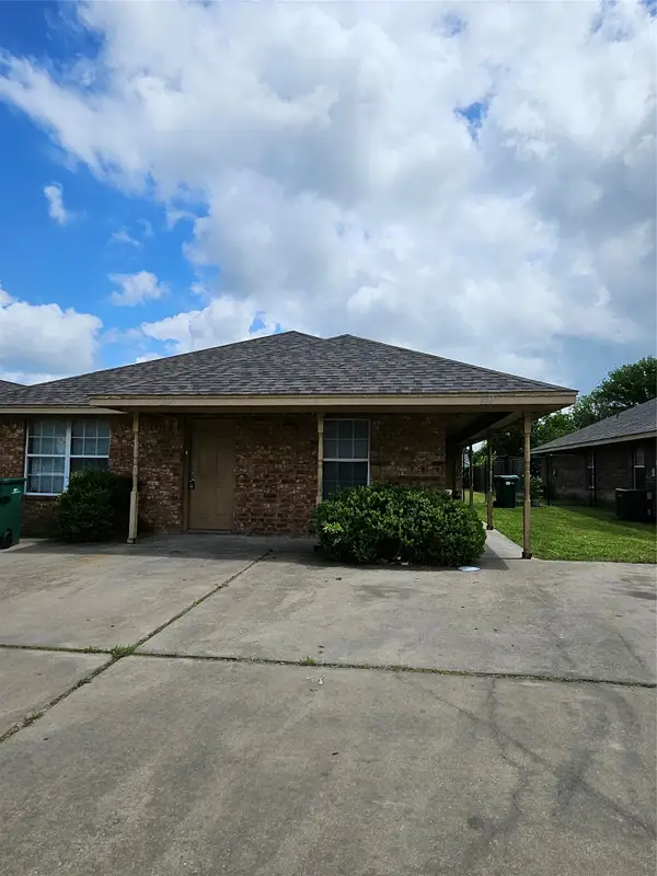 227-229 E Craven Avenue, Lacy Lakeview, TX 76705