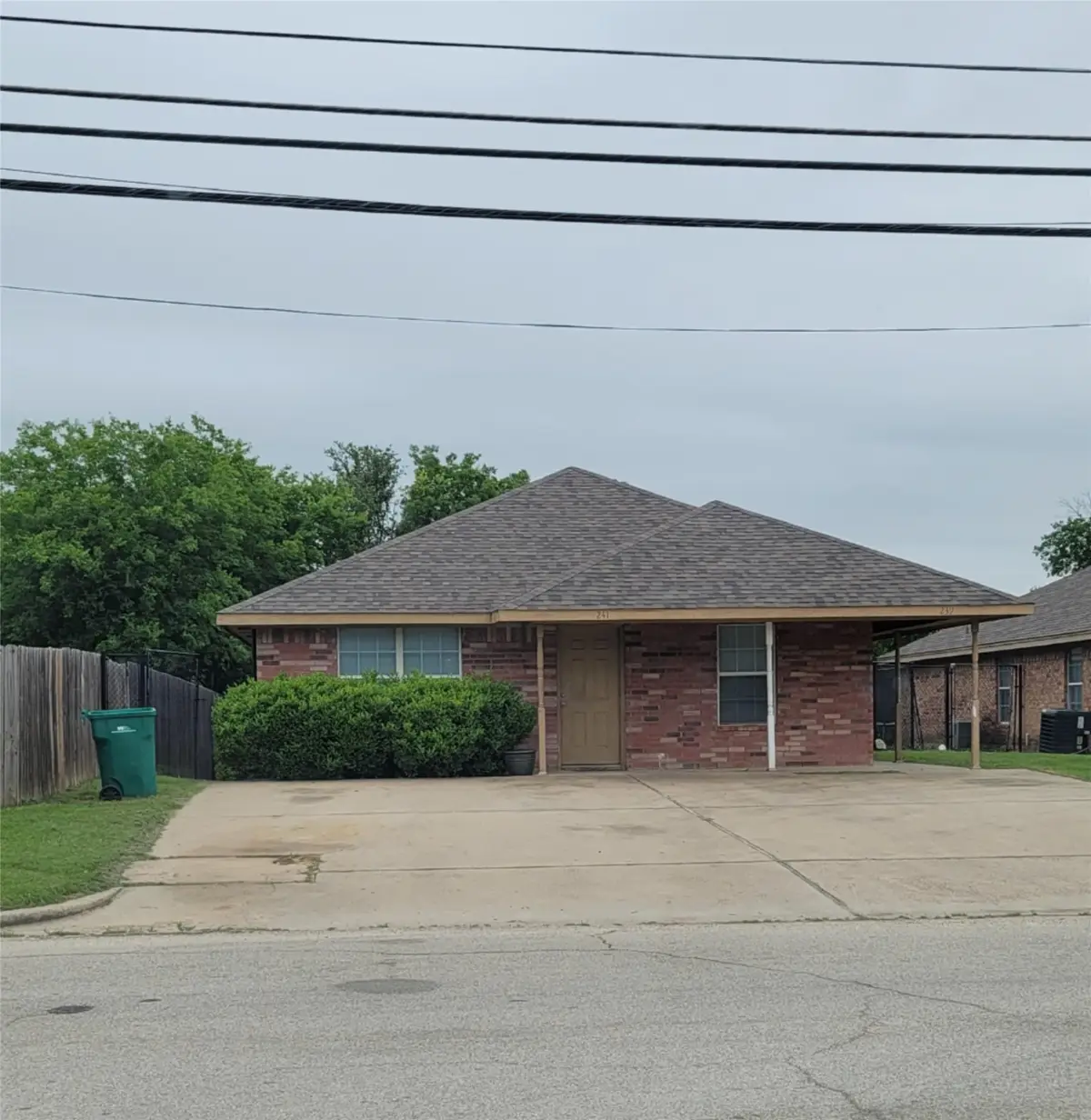 239-241 E Craven Avenue, Lacy Lakeview, TX 76705 - #1