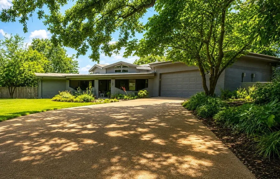 705 10th Street, Mineral Wells, TX 76067 - #2