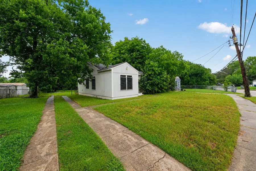 3102 Kellogg Avenue, Dallas, TX 75216 - #3
