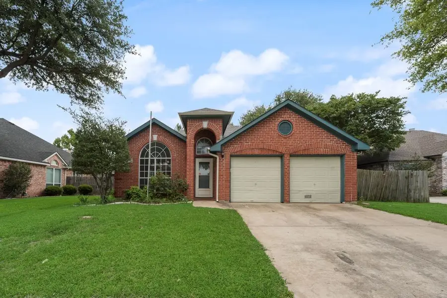 2707 Red Oak Drive, Grand Prairie, TX 75052 - #2