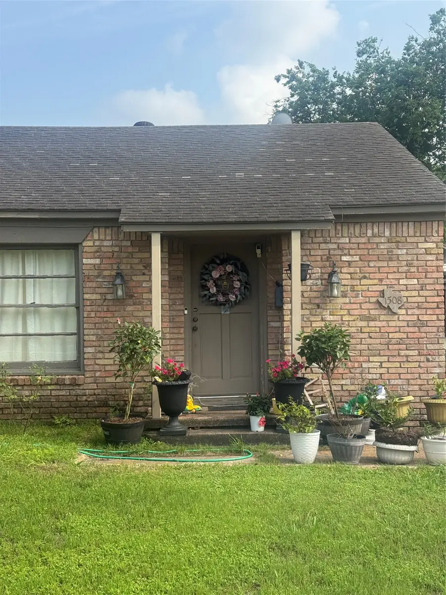 1508 E Texas Avenue, Mart, TX 76664 - #2