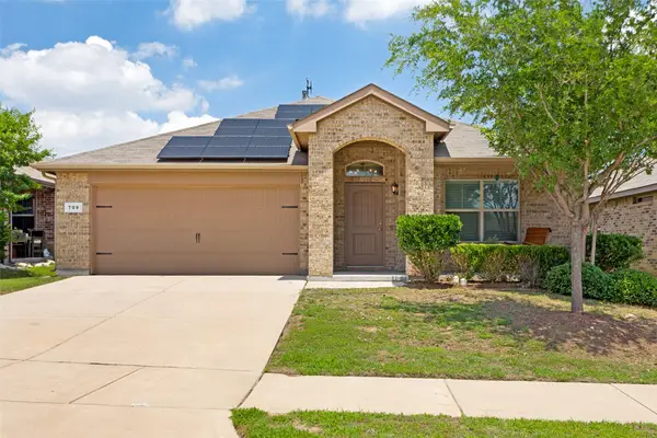 709 Wylie Street, Crowley, TX 76036