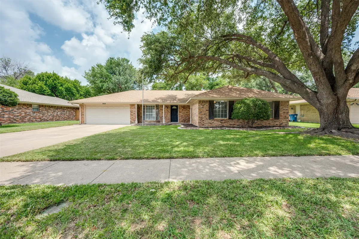 2613 Smith Barry Road, Pantego, TX 76013 - #1