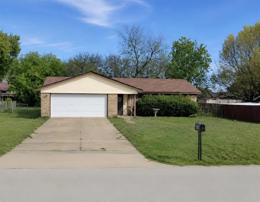 902 S Old Temple Road, Hewitt, TX 76643 - #2