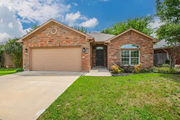 10513 Fossil Hill Drive, Fort Worth, TX 76131