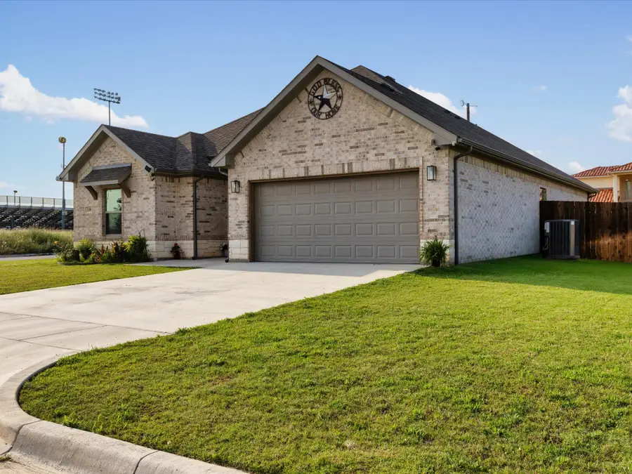 2101 Briarwood Drive, Bridgeport, TX 76426 - #3