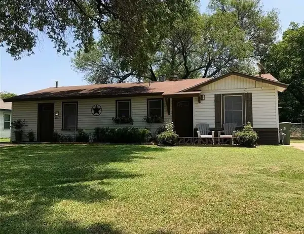 1307 Hadley Drive, Arlington, TX 76011