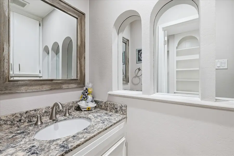 2703 Chinquapin Oak Lane, Arlington, TX 76012 - #2