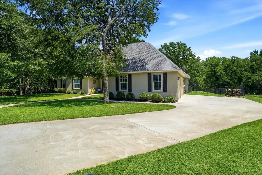 102 Manders Court, Runaway Bay, TX 76426 - #2
