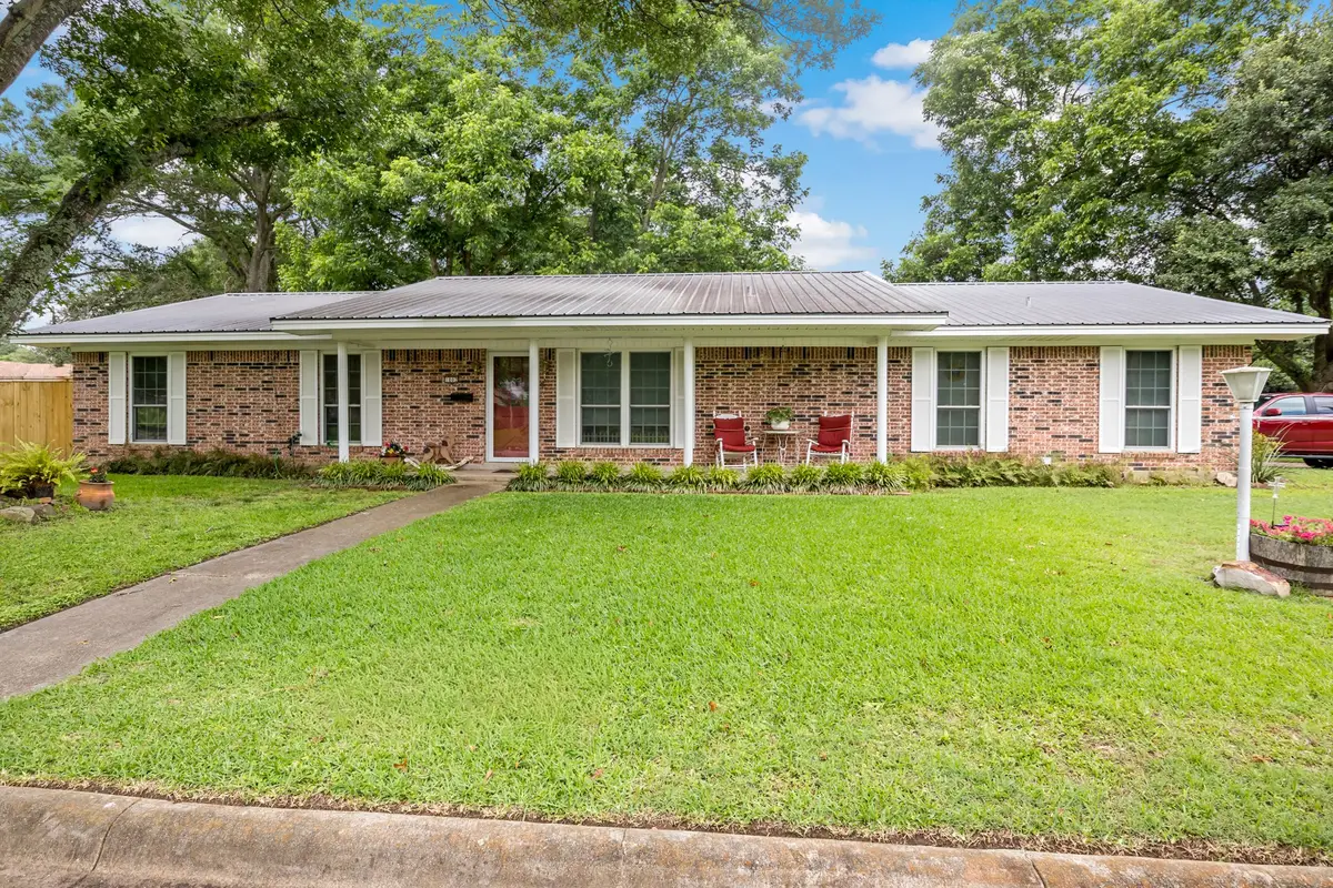 1002 S Lide Avenue, Mount Pleasant, TX 75455 - #1