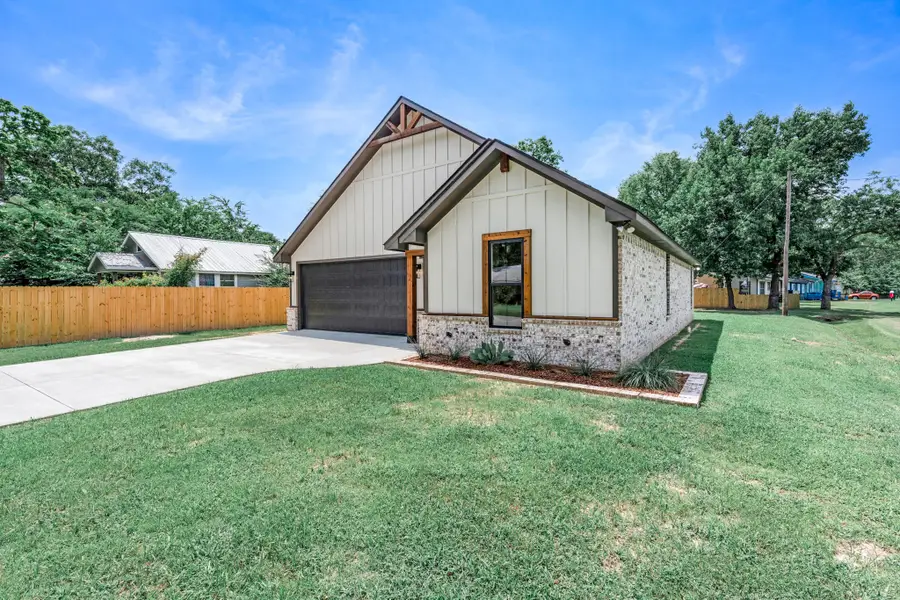 213 Turman Street, Mineola, TX 75773 - #3