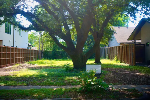 7221 Kaywood Drive, Dallas, TX 75209
