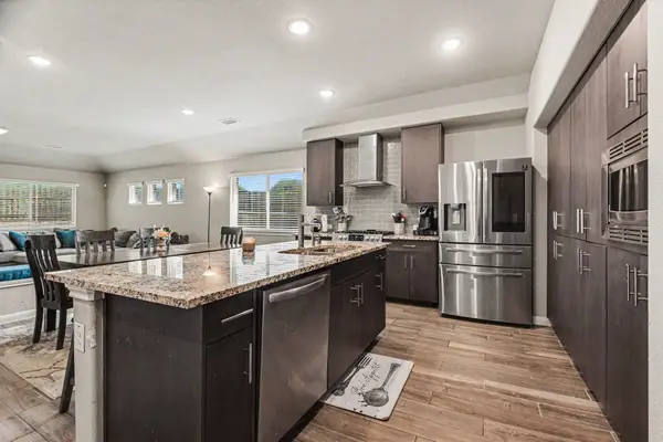 1205 Coyote Ridge, Aubrey, TX 76227