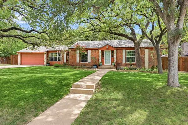 2012 W Lotus Avenue, Fort Worth, TX 76111